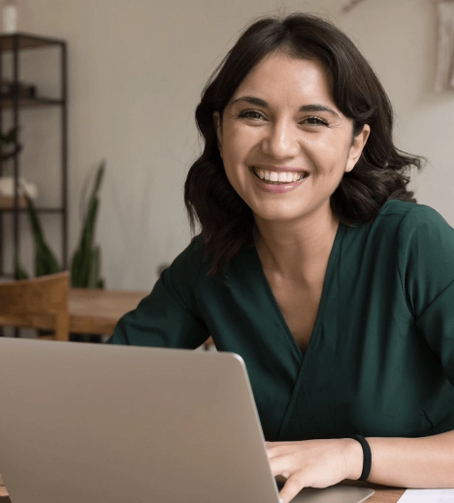 Как компаниям работать с самозанятыми в 2025 году